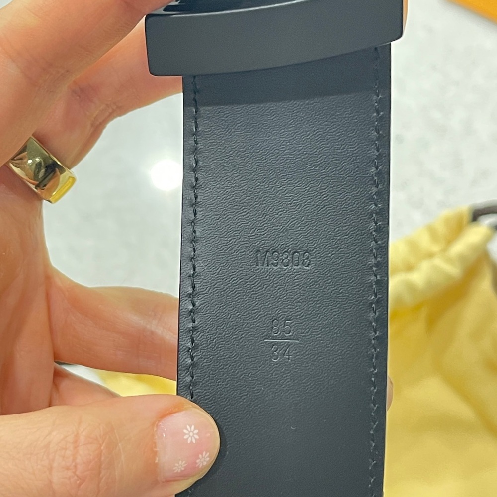 Louis Vuitton Initial Reversible Mens Belt - Picture 3 of 4